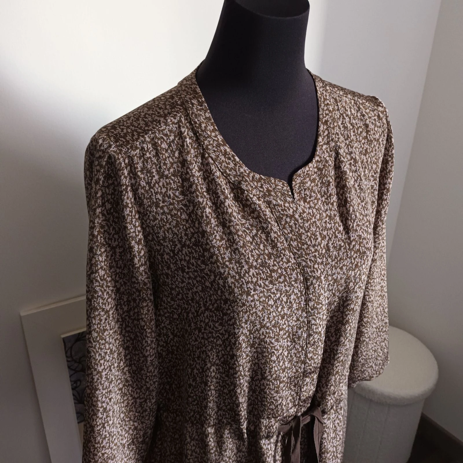 Look moderno e urbano vestido tamanho 42/44 poliéster estilo elegante – photo 2